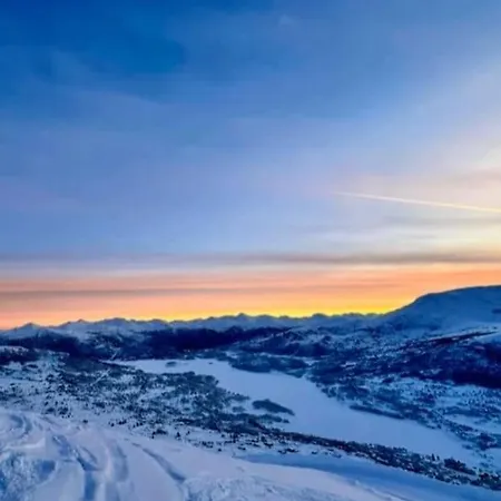 Med Utsikt Over Sunnmorsalpane Holiday home Sykkylven