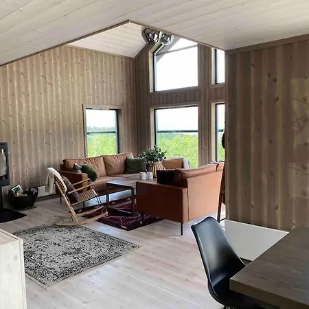 Med Utsikt Over Sunnmorsalpane * Sykkylven